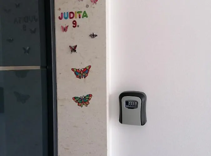 Judita * 特罗吉尔